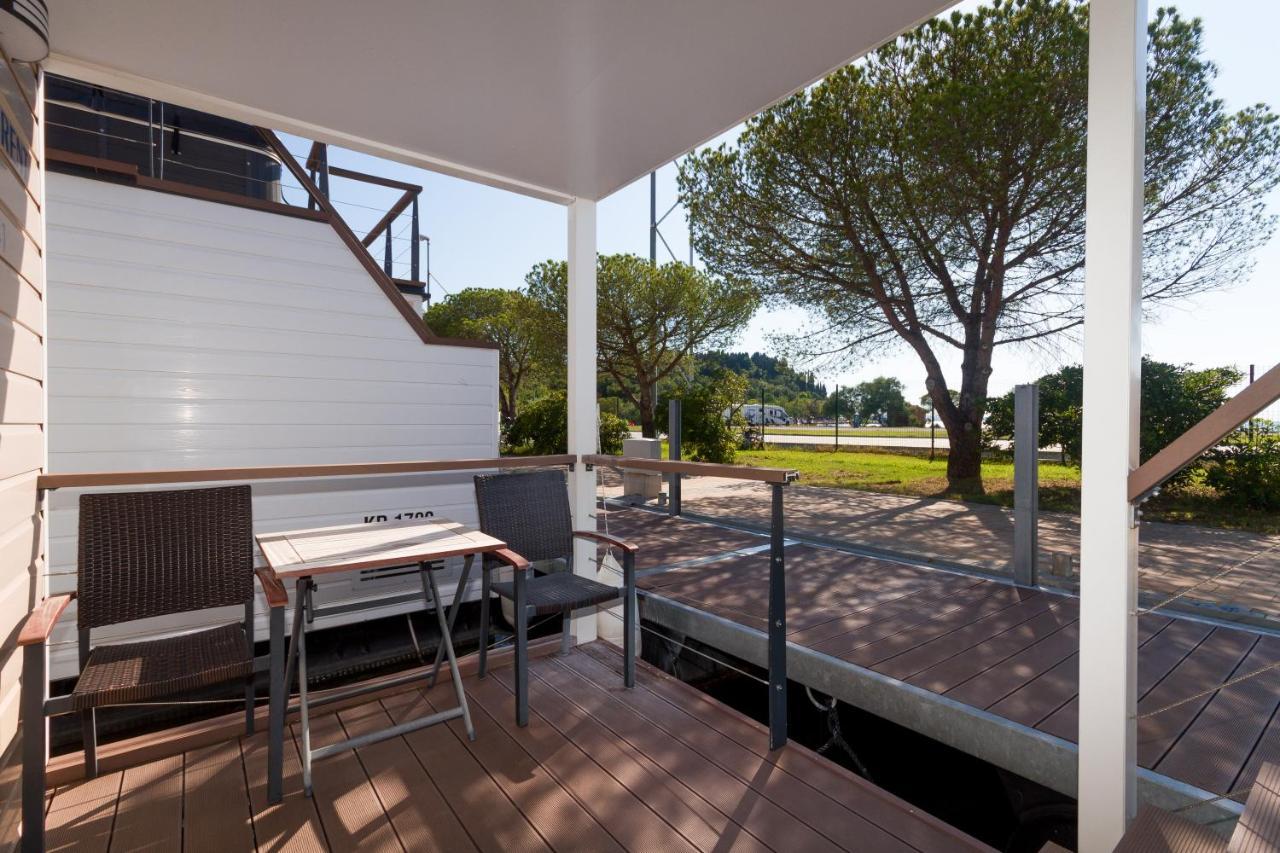 Bamboo Floating House Portoroz Apartment Bagian luar foto