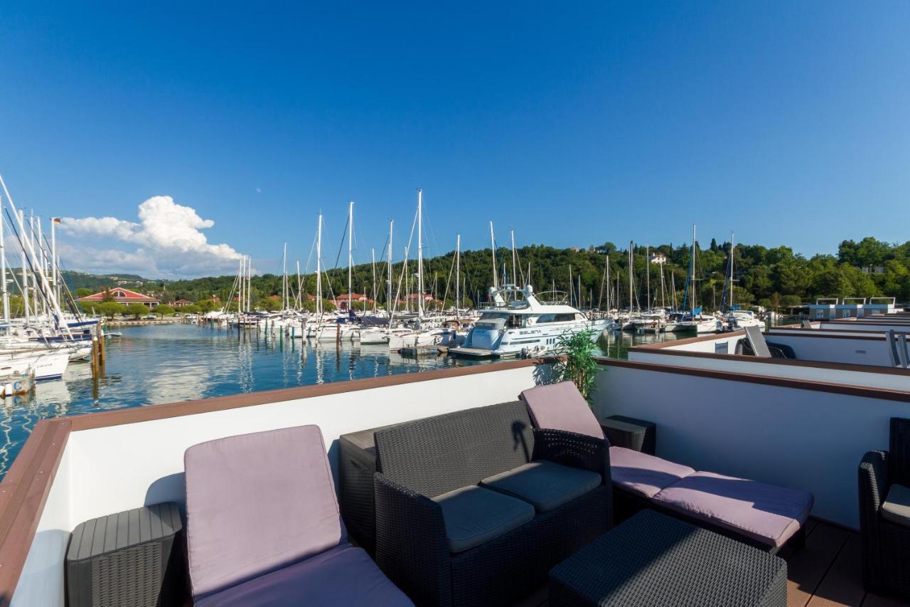 Bamboo Floating House Portoroz Apartment Bagian luar foto