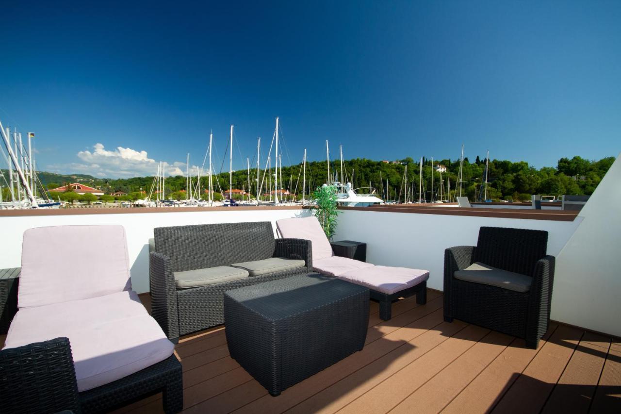 Bamboo Floating House Portoroz Apartment Bagian luar foto
