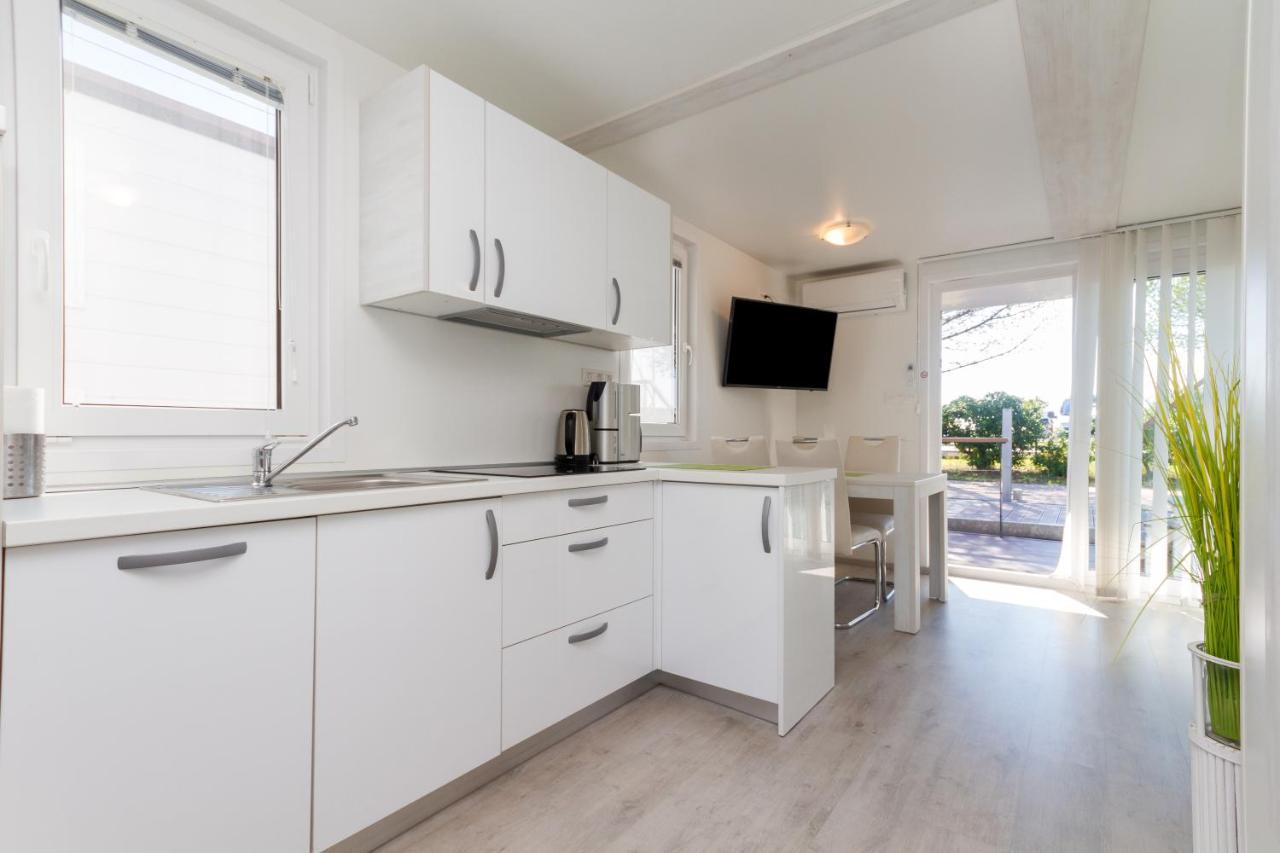 Bamboo Floating House Portoroz Apartment Bagian luar foto
