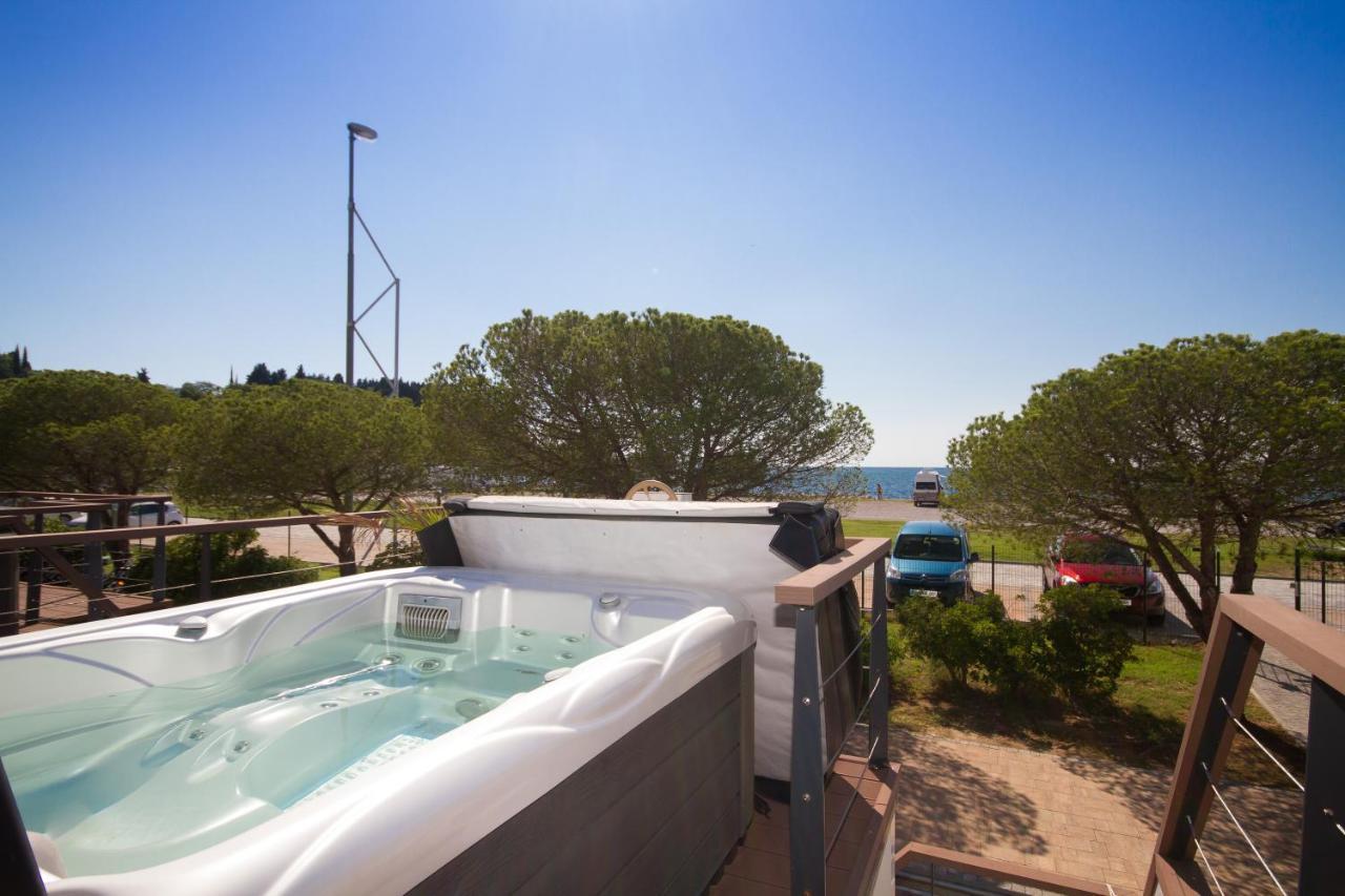 Bamboo Floating House Portoroz Apartment Bagian luar foto