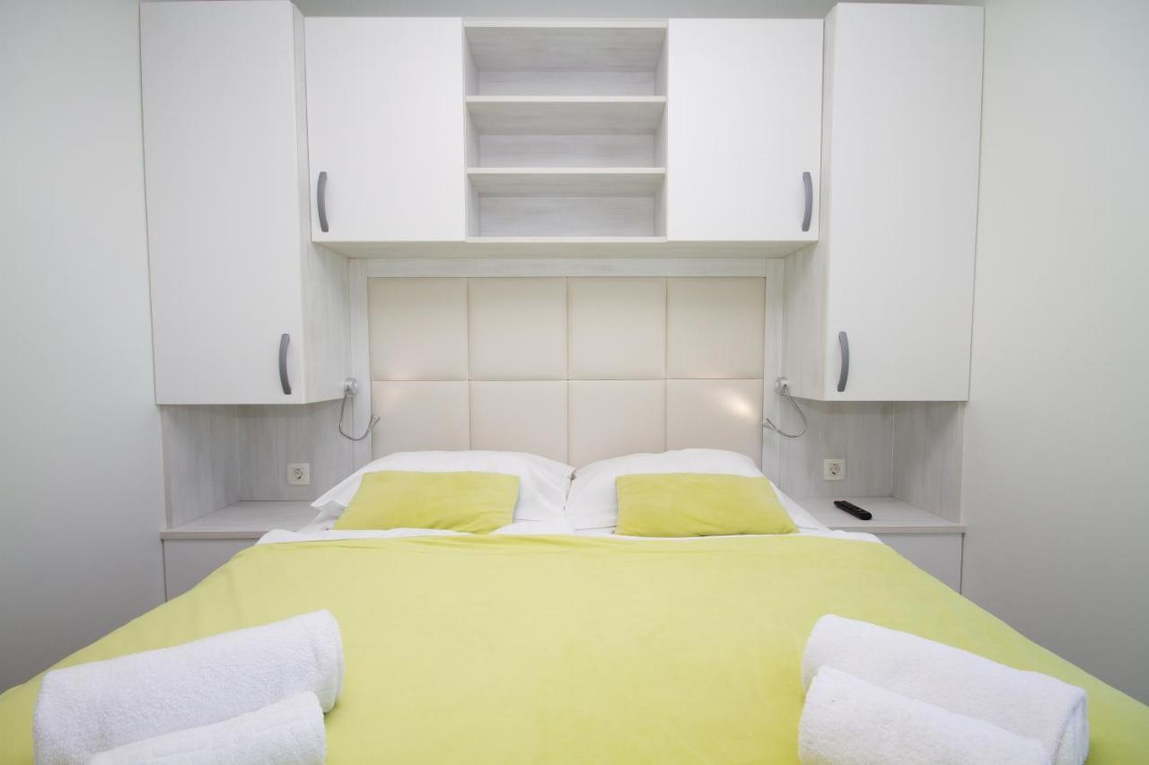 Bamboo Floating House Portoroz Apartment Bagian luar foto