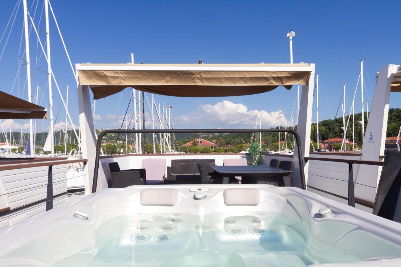 Bamboo Floating House Portoroz Apartment Bagian luar foto