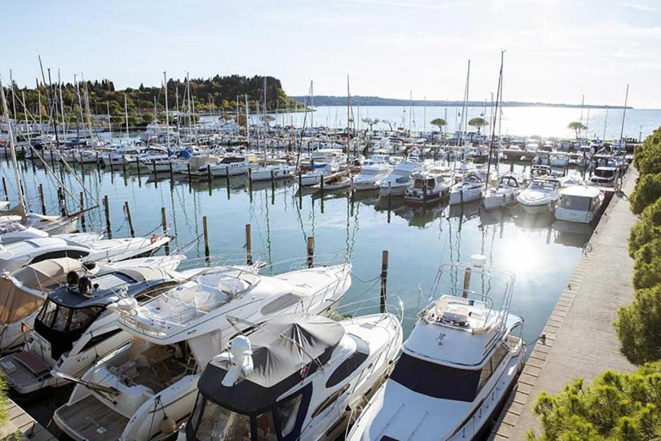 Bamboo Floating House Portoroz Apartment Bagian luar foto